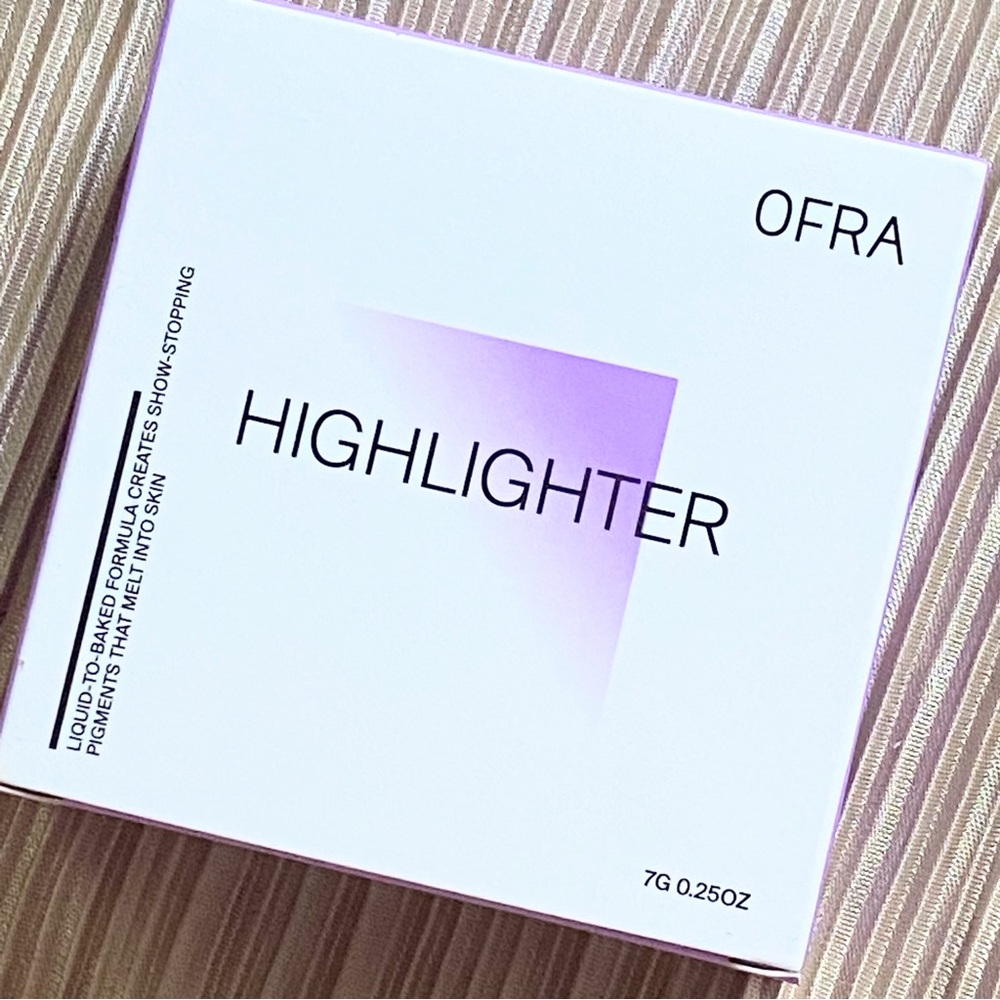 OFRA Baked Highlighter Ornament GLAZED DONUT 7g full size